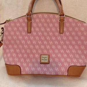 Dooney & Bourke fabulous bag!
